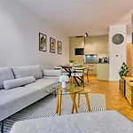 Butikowe Pine By Royal Aparts Apartmán *