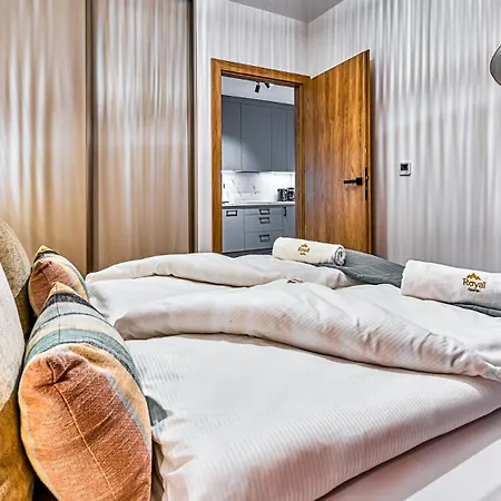 Butikowe Pine By Royal Aparts שצ'קלארסקה פוראובה