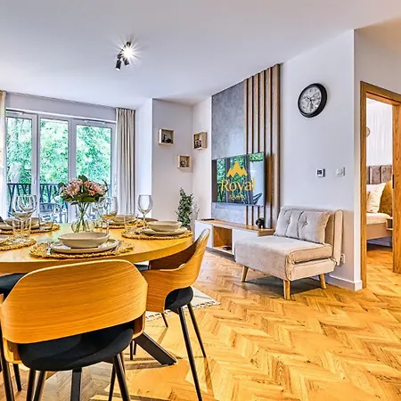 Butikowe Pine By Royal Aparts * שצ'קלארסקה פוראובה