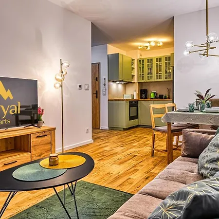 Butikowe Pine By Royal Aparts