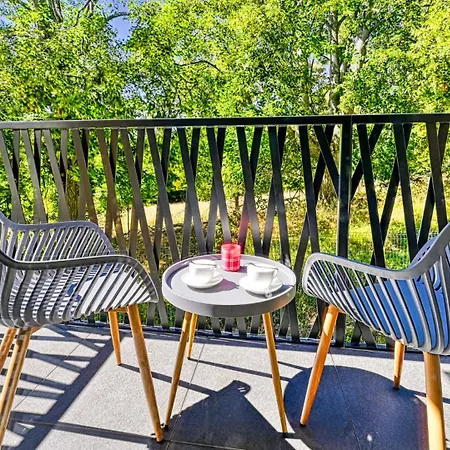 Butikowe Pine By Royal Aparts