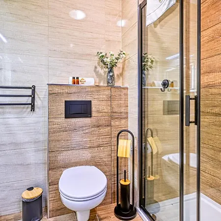 Butikowe Pine By Royal Aparts * שצ'קלארסקה פוראובה