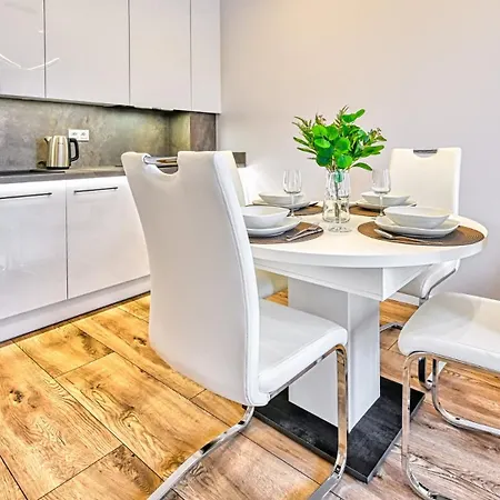 Butikowe Pine By Royal Aparts Appartement *