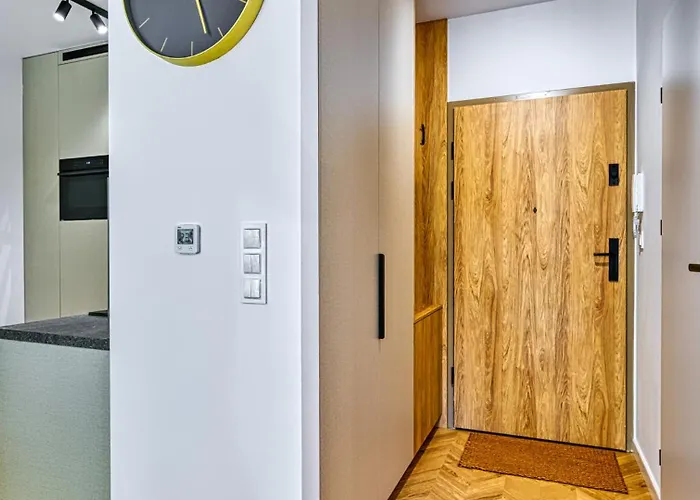 Butikowe Pine By Royal Aparts